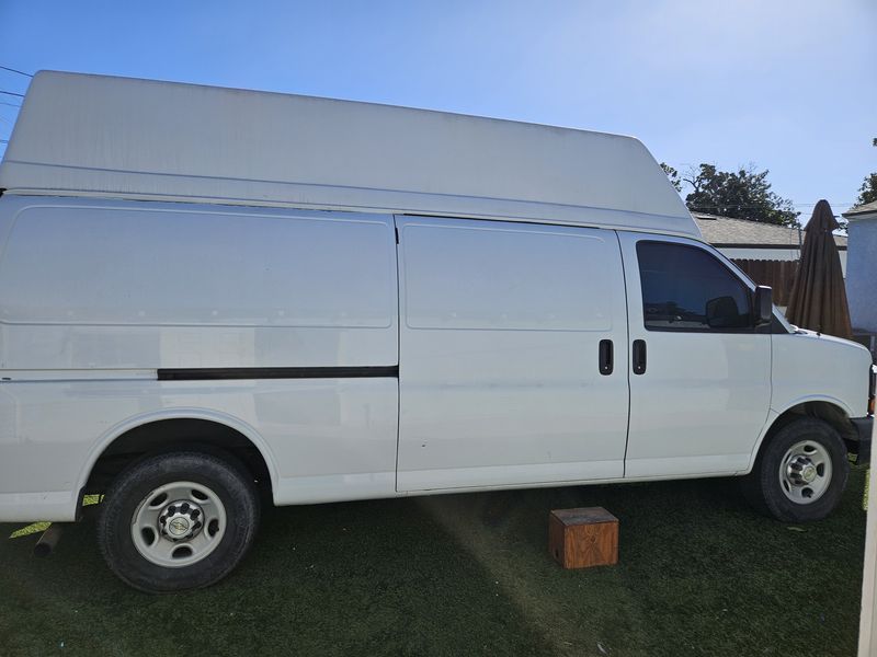 Picture 2/24 of a 2013 Chevy express 2500 camper for sale in Long Beach, California