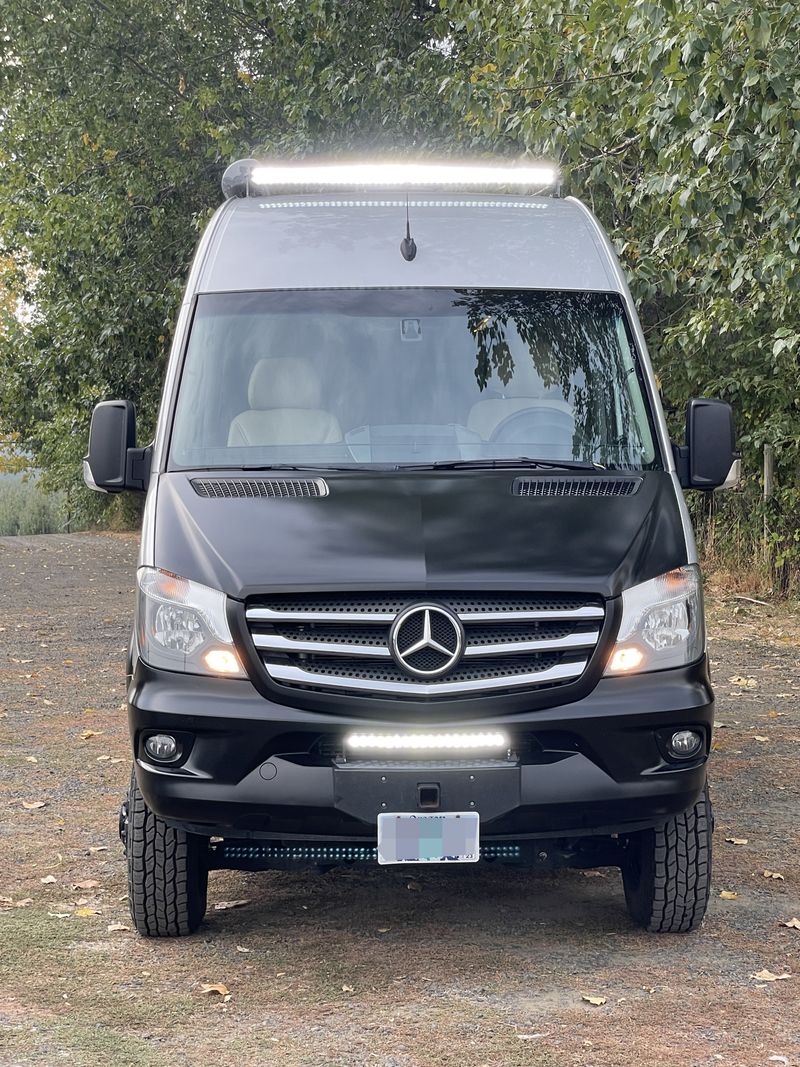 Picture 4/34 of a 2018 Winnebago ERA X Sprinter 170 EXT 4x4 for sale in Hood River, Oregon