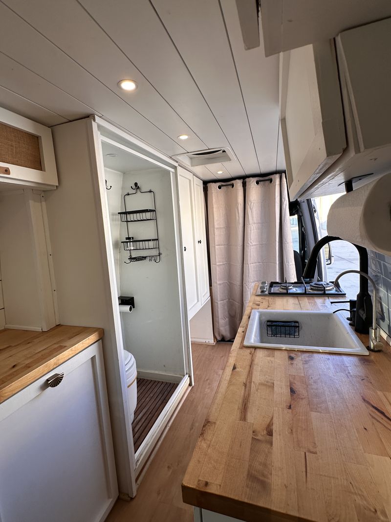 Picture 4/17 of a Newly Renovated Fully Off-Grid 2015 Mercedes Sprinter  for sale in Austin, Texas