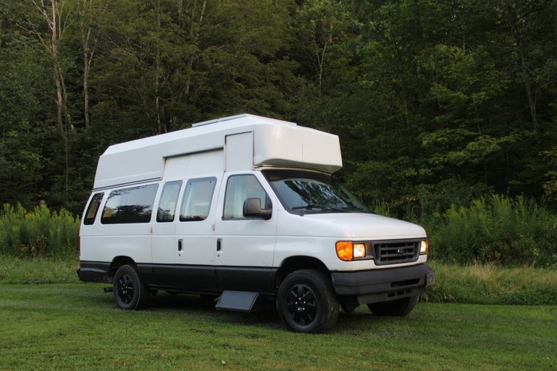 Picture 3/20 of a 2006 Ford e-350 Super Duty for sale in Binghamton, New York