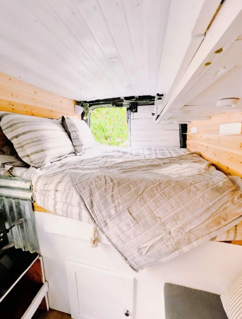 Picture 4/9 of a 2013 Nissan High-Top, Off-Grid Ready! for sale in Portland, Oregon