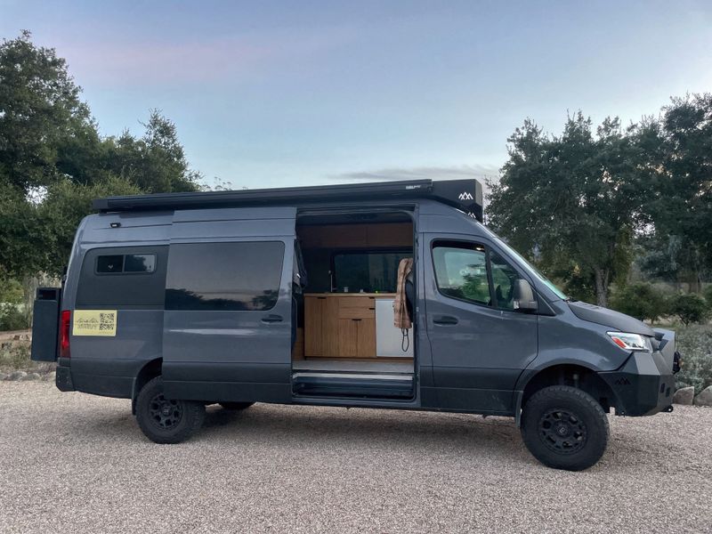 Picture 4/43 of a 4x4 Mercedes Sprinter Van for sale in Alamosa, Colorado