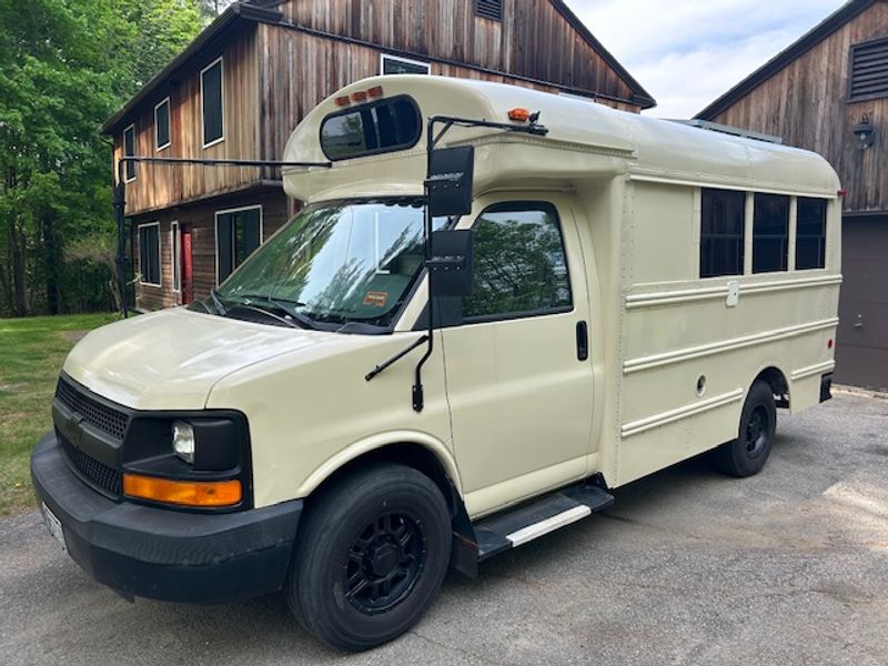 Picture 2/12 of a 2007 Chevy Express Skoolie for sale in South Paris, Maine