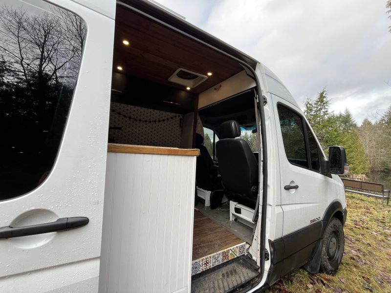 Picture 4/23 of a 2007 Dodge Sprinter conversion - Full Offgrid + turn key for sale in Seattle, Washington