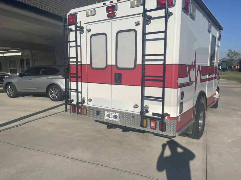 Picture 6/29 of a 2004 Ford E-350 Retired Ambulance for sale in Sulphur, Louisiana