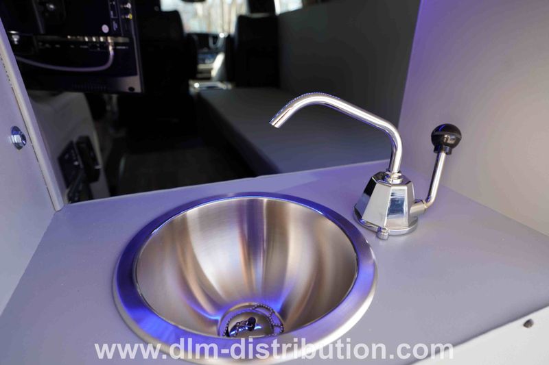 Picture 5/22 of a 2024 Campervan - low-mileage Mini-T Camper for sale in Lake Crystal, Minnesota