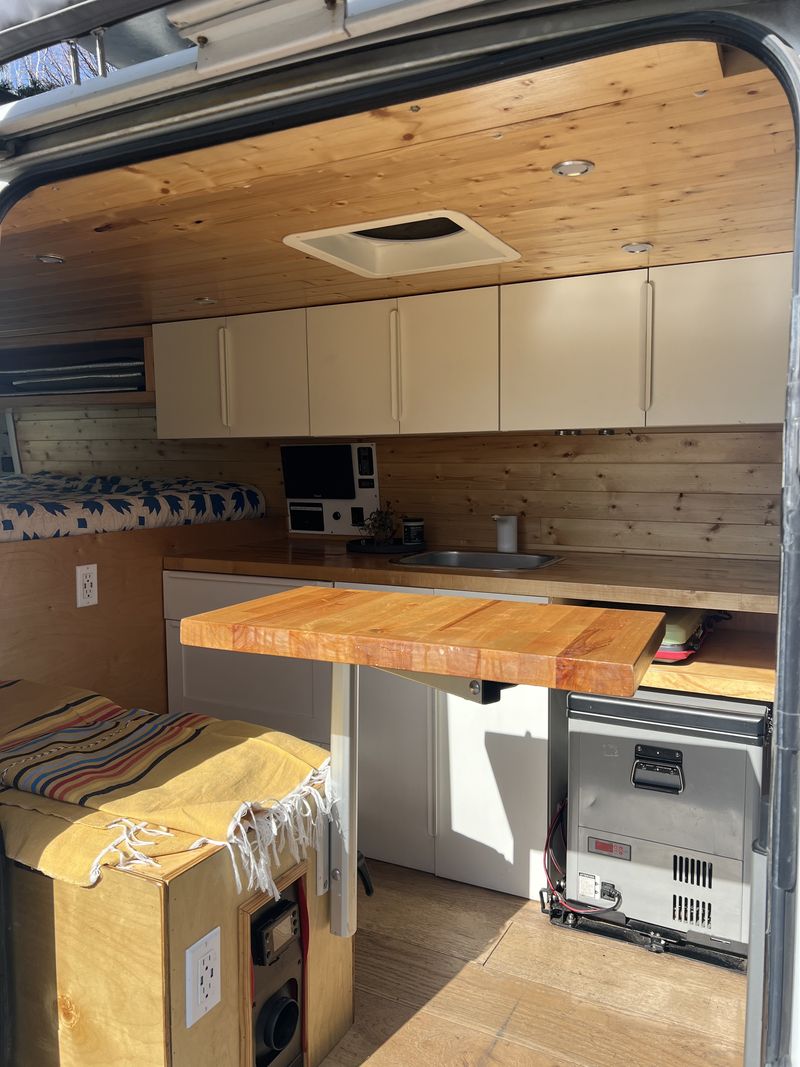 Picture 3/18 of a 2006 T1N Dodge Sprinter 2500 for sale in San Francisco, California