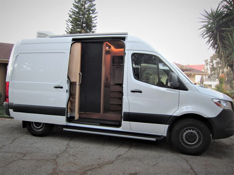 Picture 6/21 of a 2020 SPRINTER Seats 4 and Sleeps 2 in 144" WB for sale in Loma Linda, California