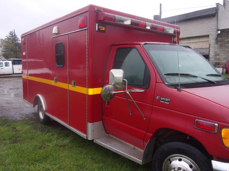Picture 2/17 of a 1998 Ford E350 Ambulance RV Conversion for sale in Galion, Ohio