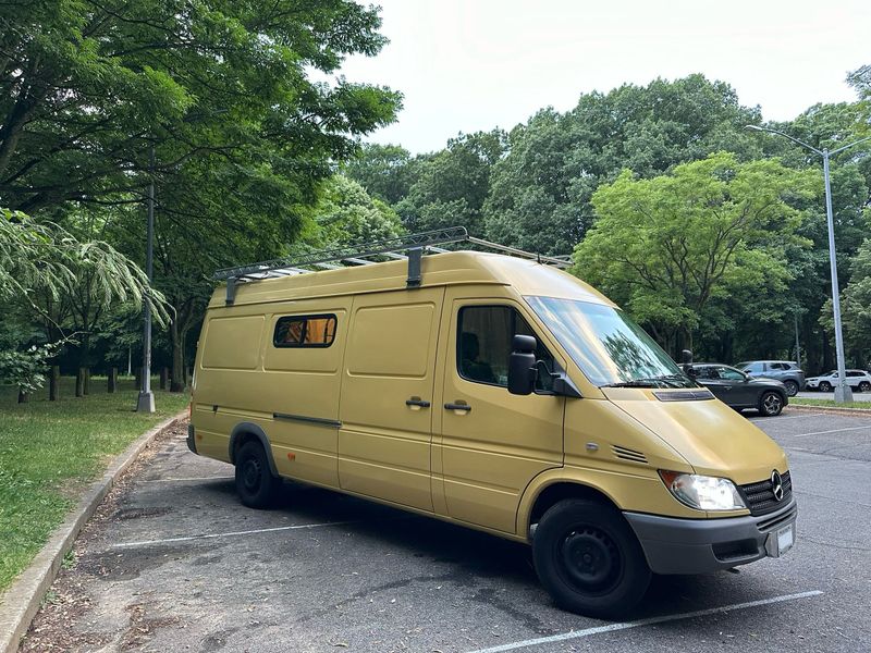 Picture 4/32 of a PRICE DROP - 2006 Sprinter - Motivated Seller for sale in Bellerose, New York