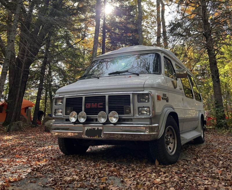 Picture 1/10 of a 1991 GMC Vandura 2500 Starcraft Camper Van for sale in Gambrills, Maryland