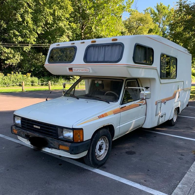 Picture 1/10 of a 1986 Toyota Sunrader (21 foot) for sale in Columbus, Ohio