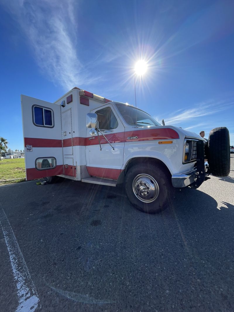 Picture 3/10 of a 1991 Ford E350 Ambulance for sale in San Diego, California