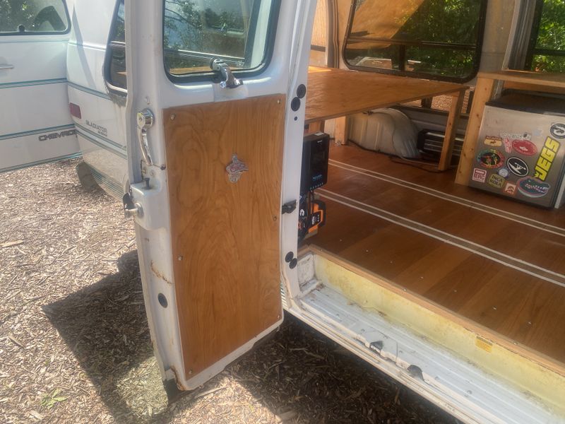 Picture 4/35 of a Chevy G20 Camper Solar for sale in Fernandina Beach, Florida