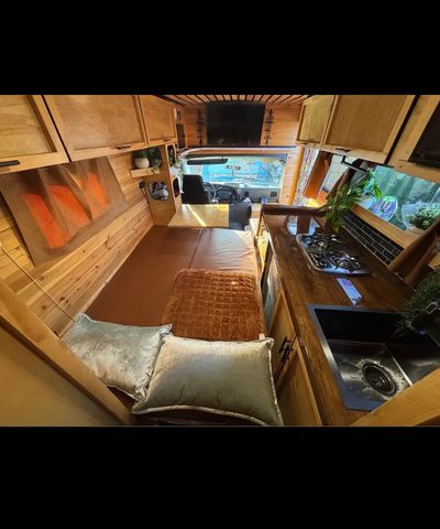 Picture 6/6 of a 1996 Ford 7.3 Powerstroke Converted Skoolie for sale in Indianapolis, Indiana