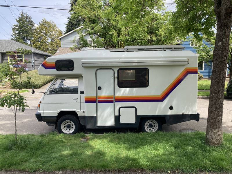 Picture 1/17 of a 1993 Mitsubishi Delica JB500 for sale in Portland, Oregon