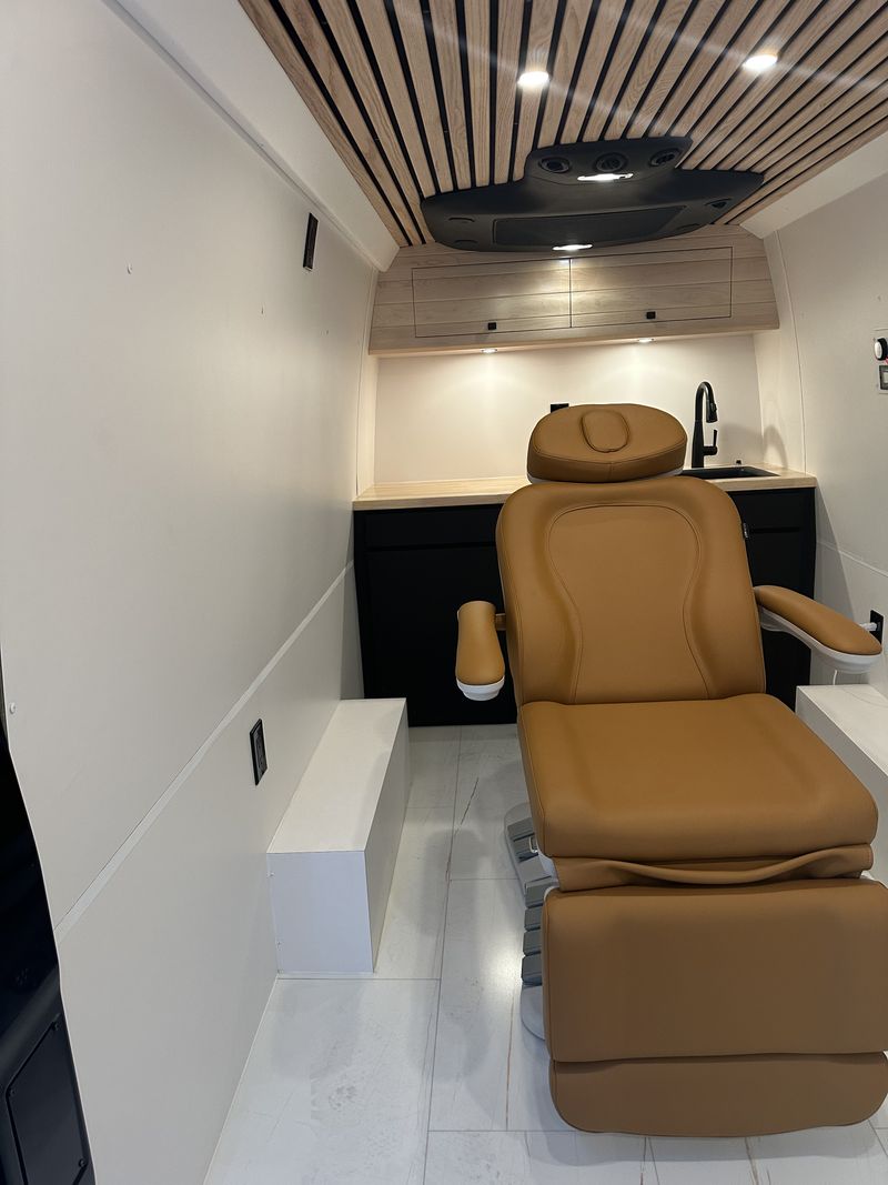 Picture 5/5 of a 2024 Mercedes Sprinter 170 Extended High Roof for sale in Downey, California