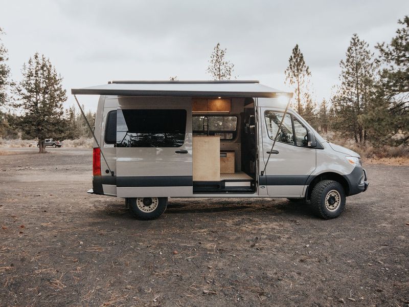 Picture 2/17 of a Luxury 4x4 off-grid Sprinter Van for sale in Bend, Oregon