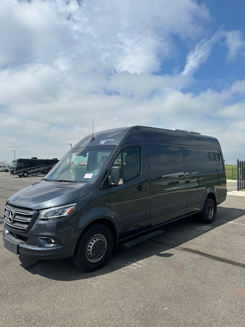 Picture 2/19 of a 2023 Winnebago Adventure Wagon 70SE for sale in Frederick, Colorado