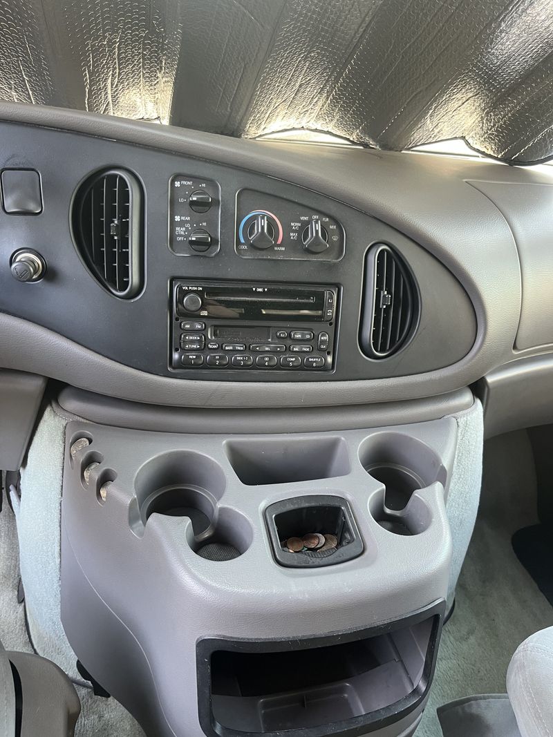 Picture 5/20 of a 2002 Ford E-150 Queen Coach for sale in Lexington Park, Maryland