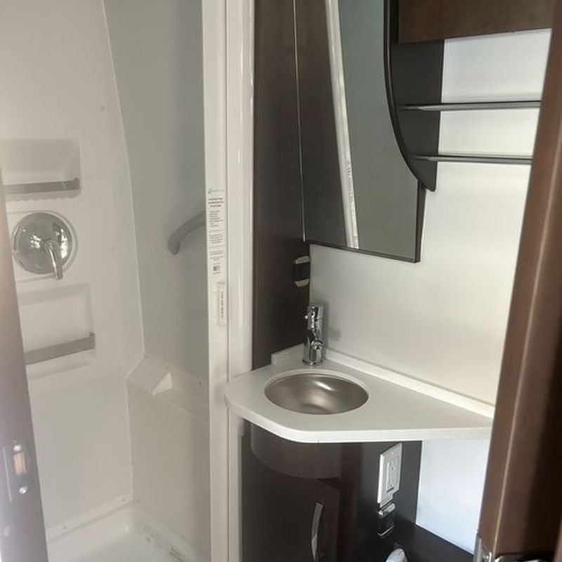 Picture 3/13 of a 2018 Leisure Travel Serenity S24CB for sale in North Las Vegas, Nevada