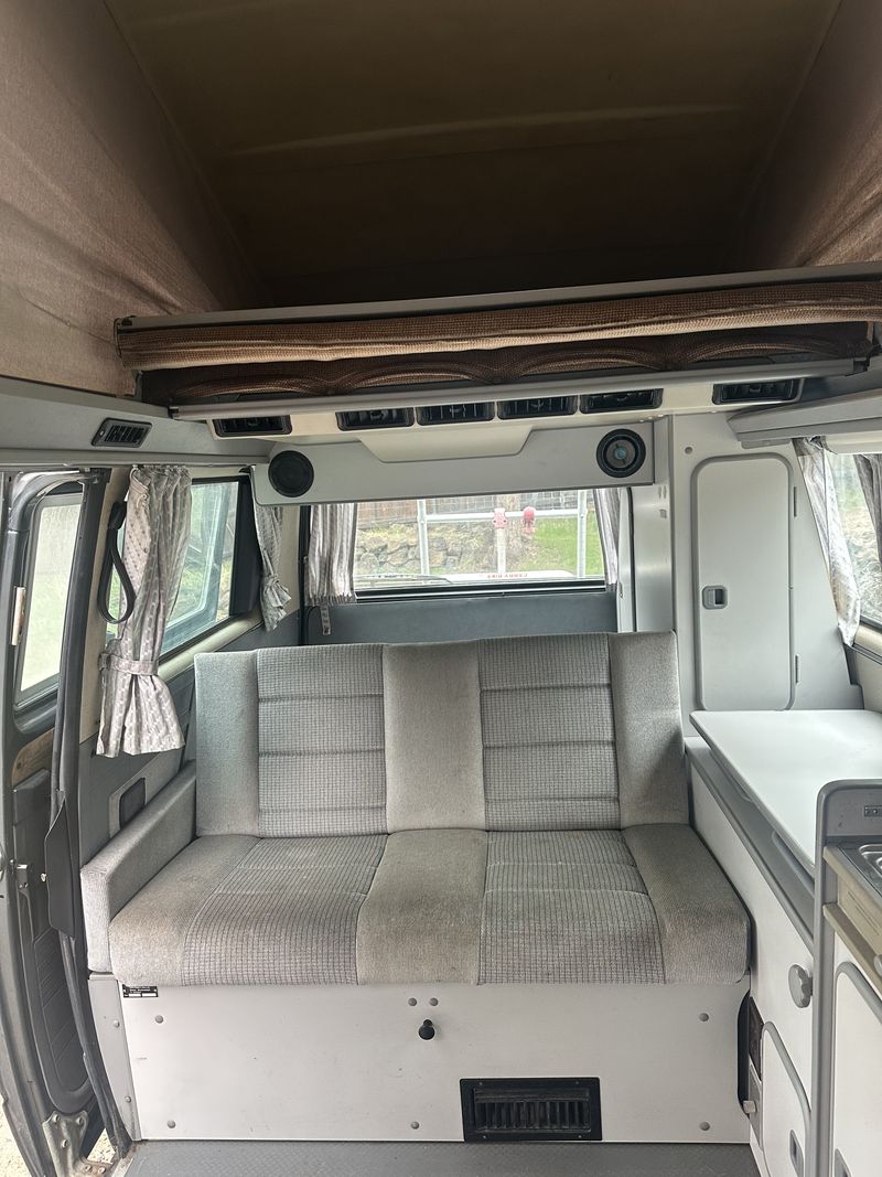 Picture 5/9 of a 1988 Volkswagen Vanagon (Westfalia) for sale in Bend, Oregon
