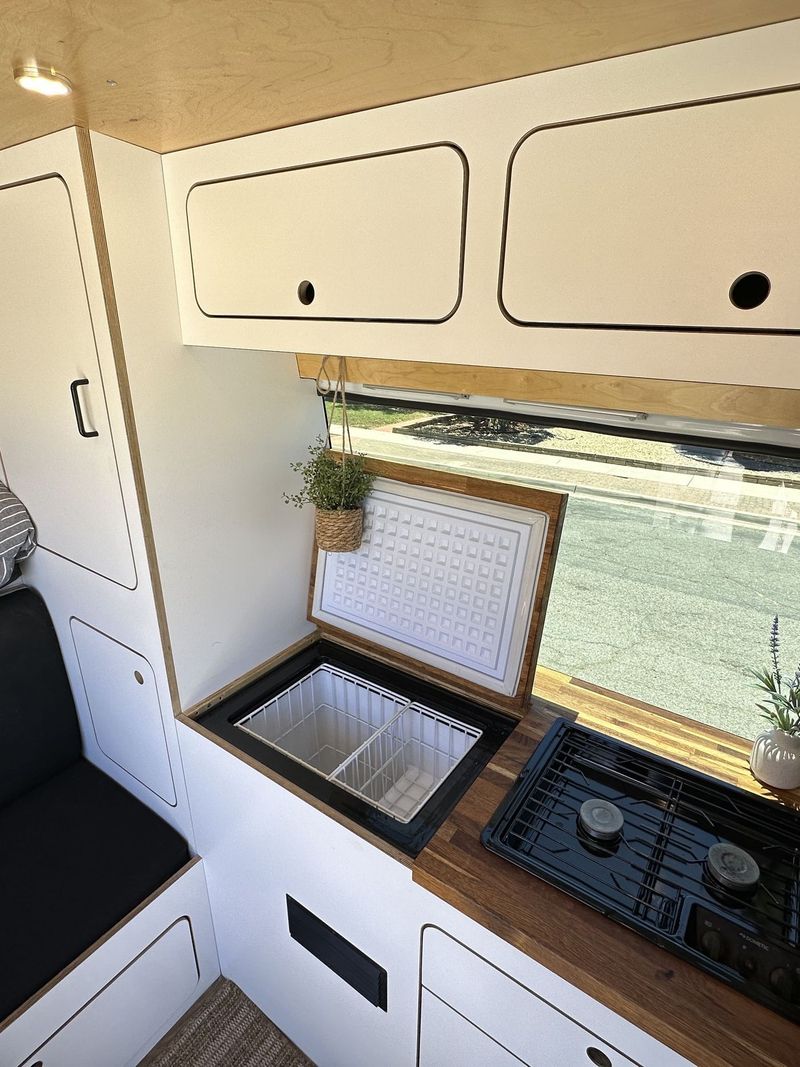 Picture 4/28 of a 2014 Sprinter Van Craft camper 144 WB High Roof for sale in Los Angeles, California