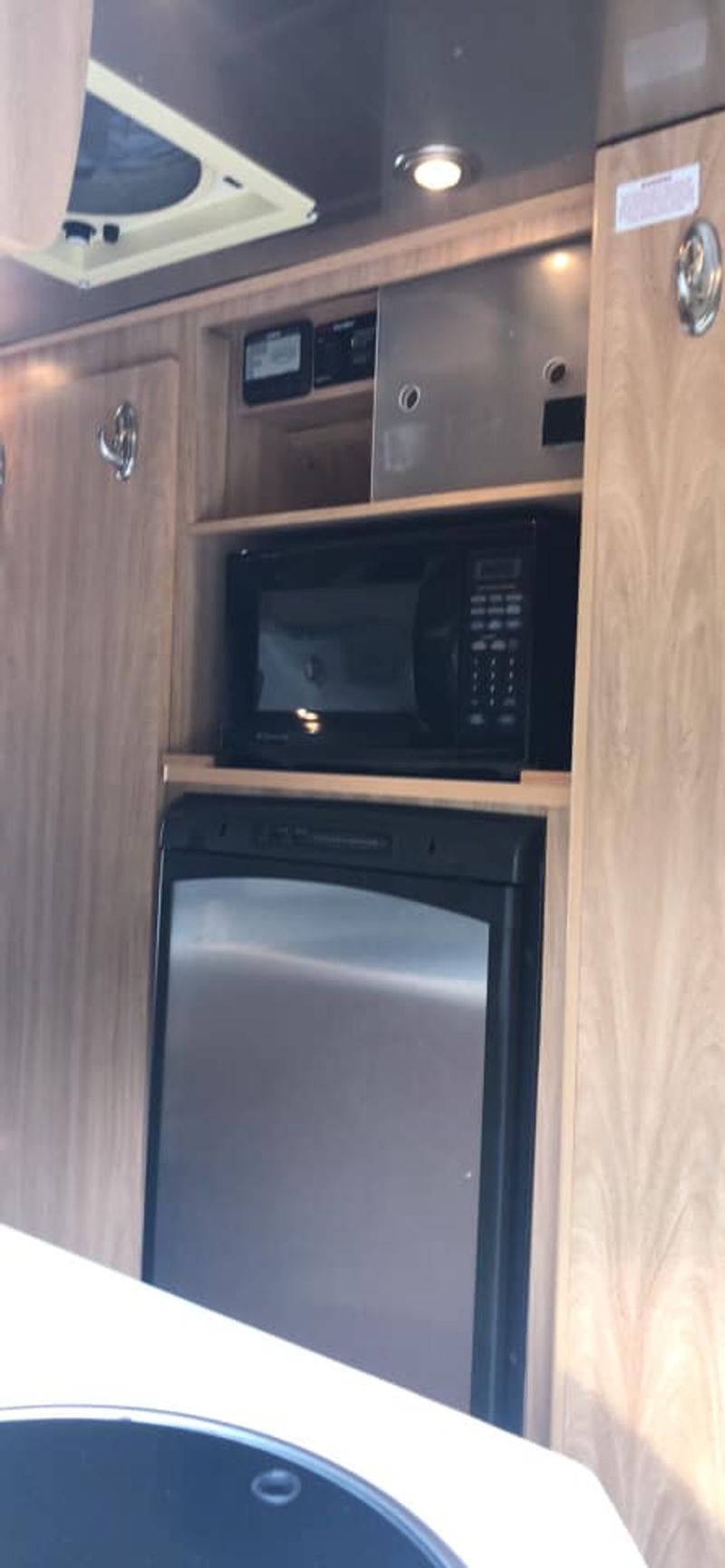 Picture 3/11 of a 2007 Airstream Interstate for sale in Steamboat Springs, Colorado