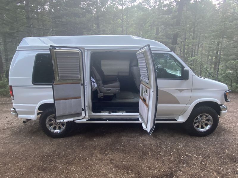 Picture 4/22 of a 2003 Custom, Ford E-150 Chateau - 19,000 Miles on New Engine for sale in Sedona, Arizona
