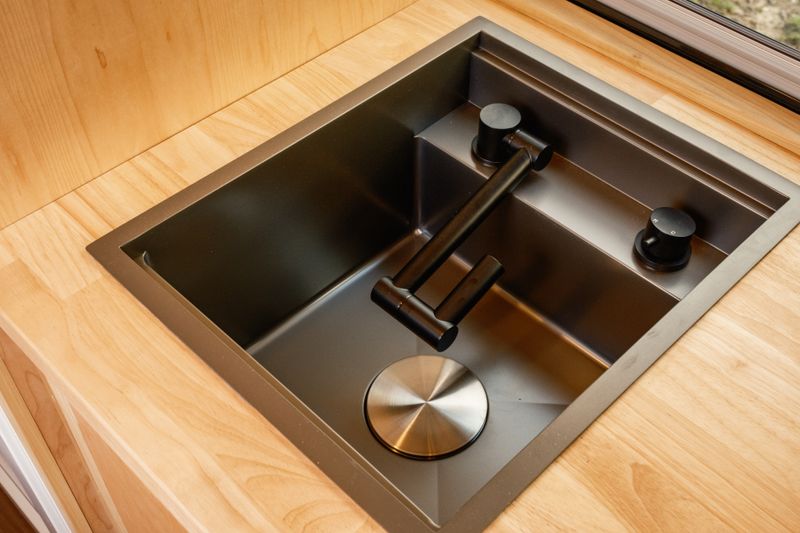 Picture 5/27 of a Off-Grid 2024 Sprinter AWD 170 for sale in Monteagle, Tennessee