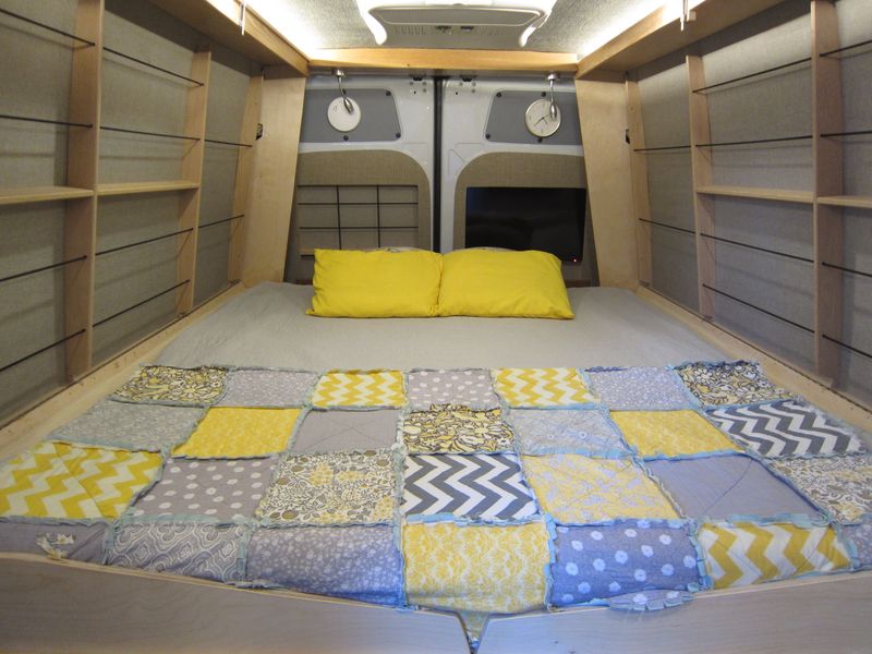 Picture 3/21 of a 2020 SPRINTER Seats 4 and Sleeps 2 in 144" WB for sale in Loma Linda, California