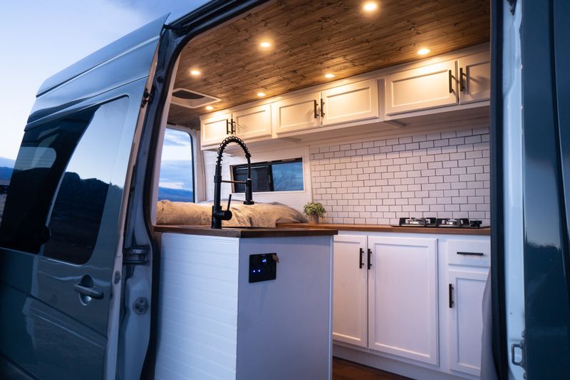 Picture 5/11 of a 2013 Mercedes Sprinter - Adventure Getaway for sale in Denver, Colorado