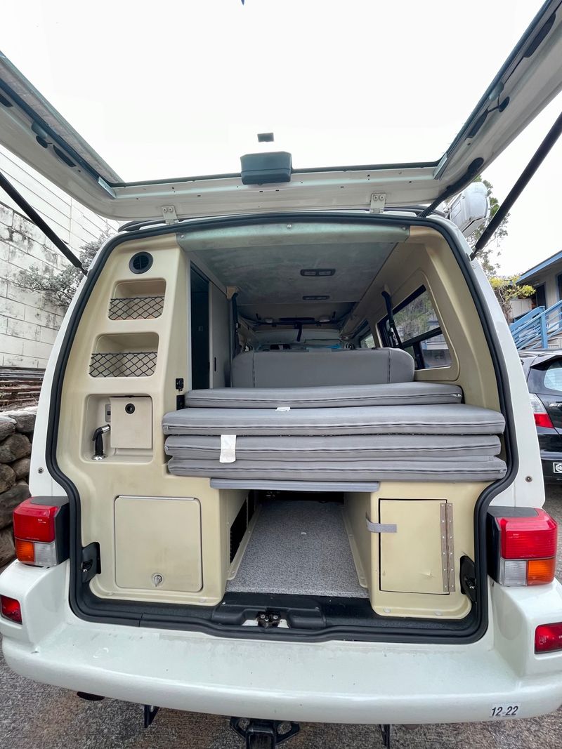 Picture 2/6 of a 1999 VW Eurovan w/Winnebago Popup Camper kit for sale in Wailuku, Hawaii