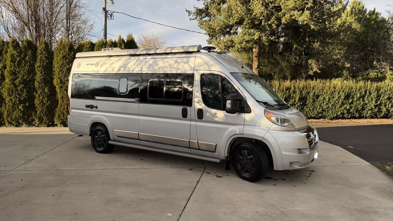 Picture 2/11 of a 2019 Winnebago Travato 59GL for sale in Walla Walla, Washington