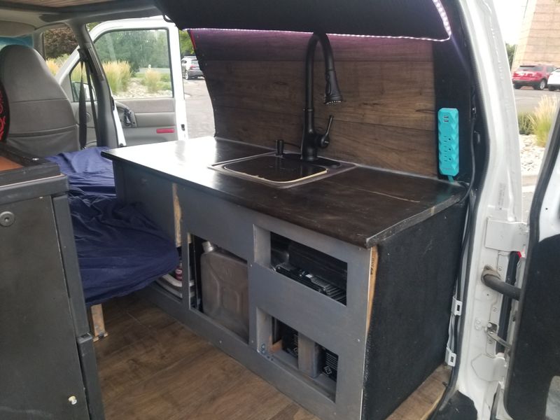 Picture 4/22 of a 2000 Chevrolet Astro 4x4 Camper for sale in Salt Lake City, Utah