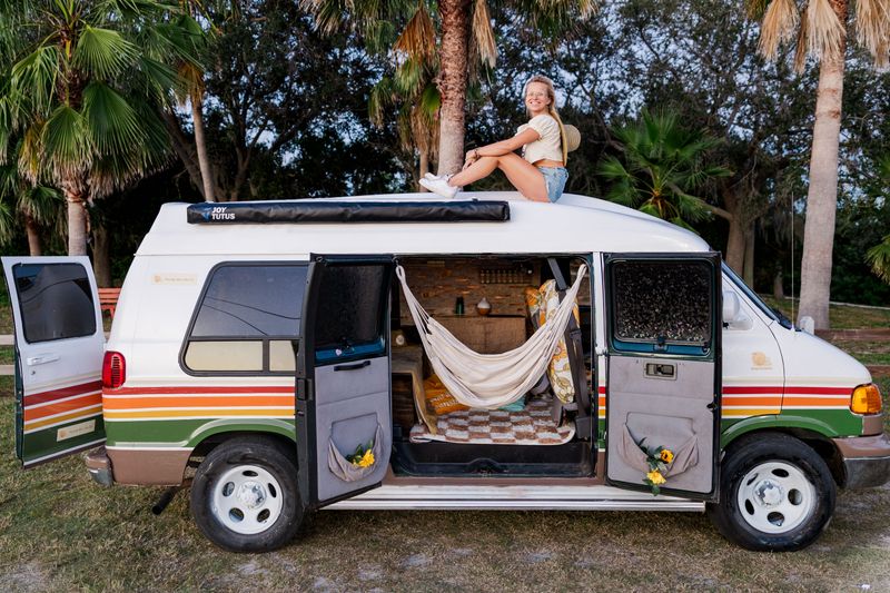 Picture 2/20 of a 🚐✨ 2003 Surf Life Camper Van – Cozy, Functional! for sale in Saint Petersburg, Florida