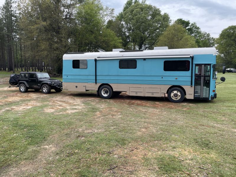 Picture 2/33 of a 2005 all American bluebird Skoolie with 20 inch roof raise for sale in Hendersonville, North Carolina