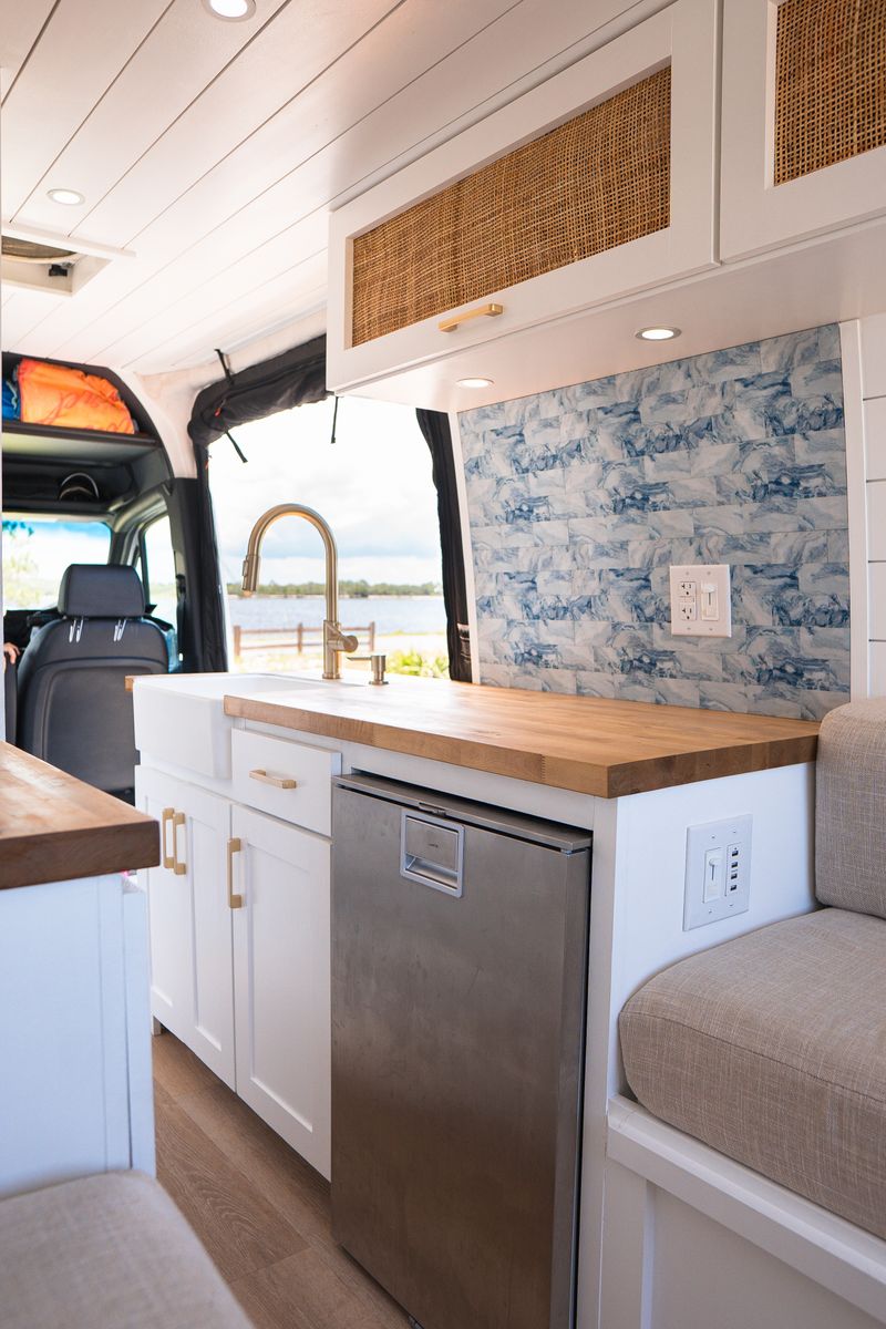 Picture 4/19 of a 2021 Mercedes Sprinter 170 for sale in Boca Raton, Florida