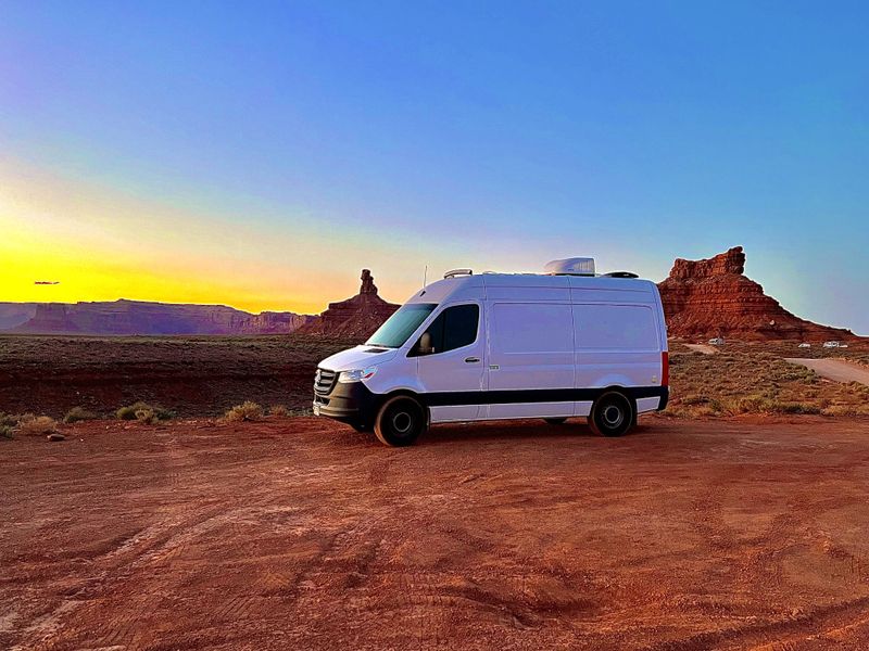 Picture 1/9 of a 2020 Mercedes Benz High Roof Stealth Sprinter for sale in Los Angeles, California