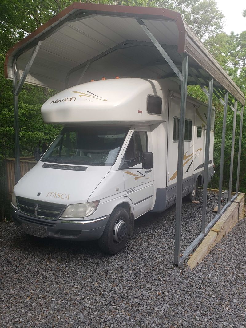 Picture 1/6 of a 2007 Winnebago Navion 23H  for sale in Ellijay, Georgia