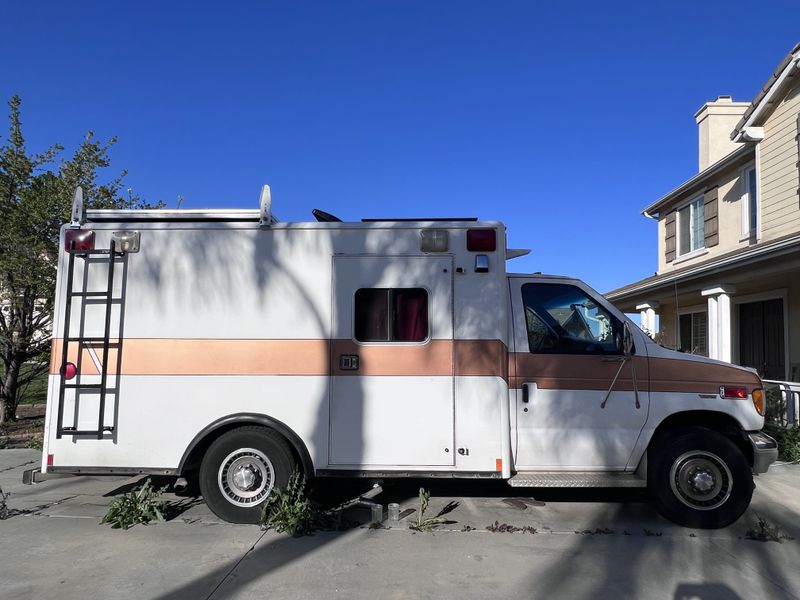 Picture 3/13 of a 1992 Ford E350 Ambulance for sale in Menifee, California