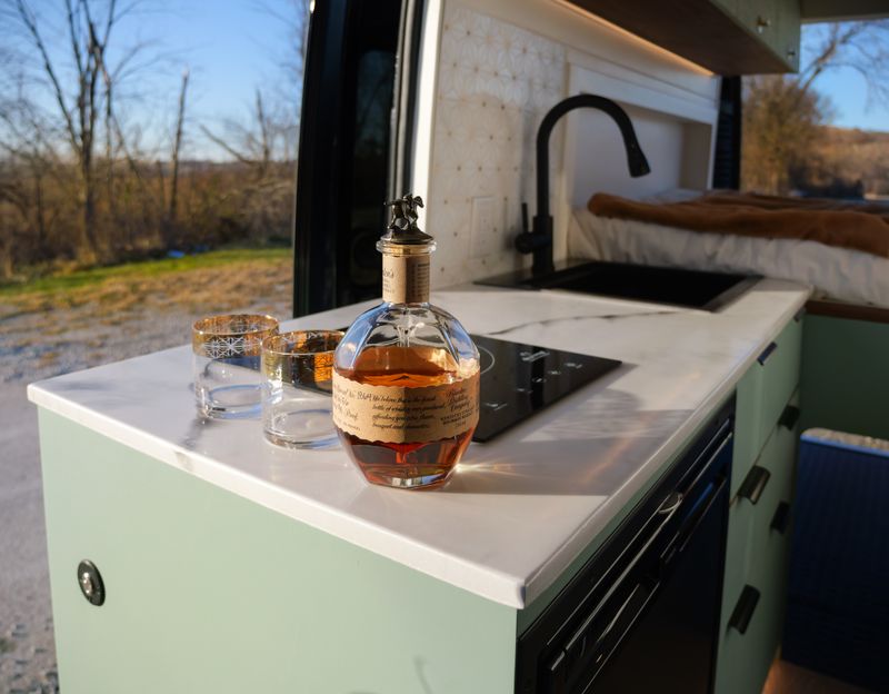 Picture 2/24 of a Luxury Adventure – Off-Grid AC/Heat, Tons of Power for sale in Kansas City, Missouri