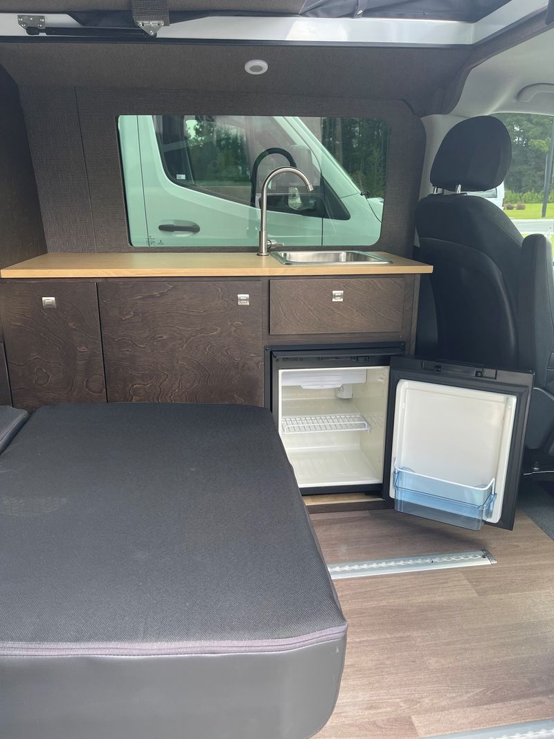 Picture 3/8 of a 2020 Mercedes Metris Elevate conversion by Travois for sale in Hollister, California