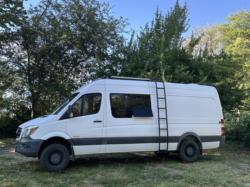 Picture 1/13 of a Sprinter 4x4 170” High roof 3.0L turbo-diesel 5-speed for sale in Sonoma, California