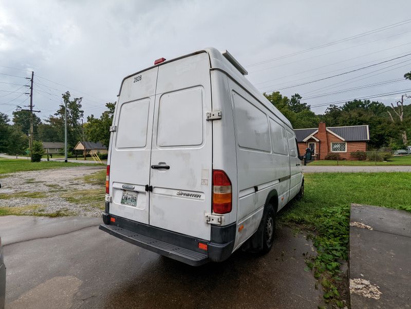 Picture 2/15 of a 2005 Sprinter Camper for sale in Chattanooga, Tennessee