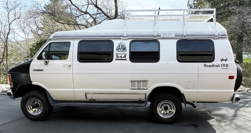 Picture 4/8 of a 1992 Roadtrek D190V 4x4 for sale in Salt Lake City, Utah