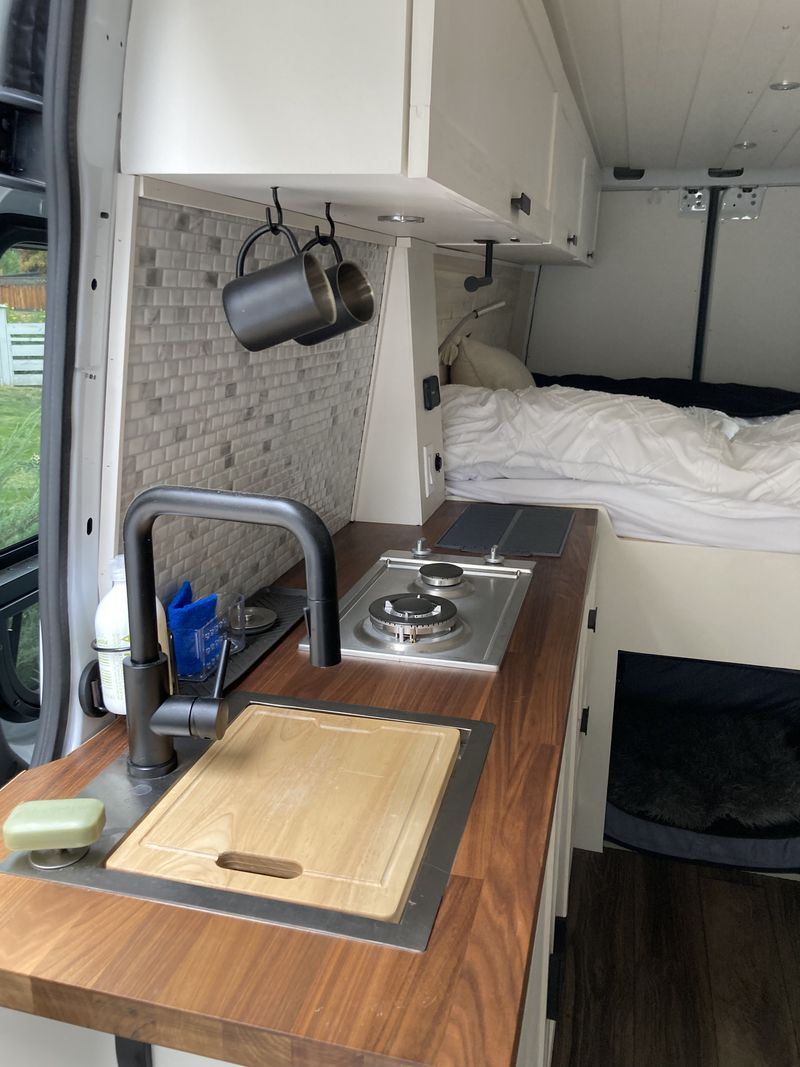 Picture 4/15 of a Converted Mercedes Sprinter Van 2022 for sale in Vancouver, Washington