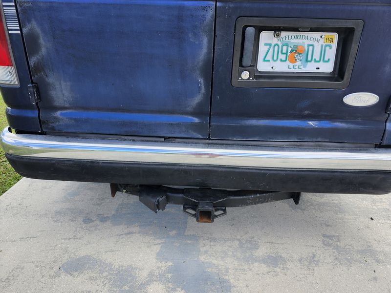 Picture 3/20 of a 2001 FORD E 150 XL WAGON for sale in Cape Coral, Florida