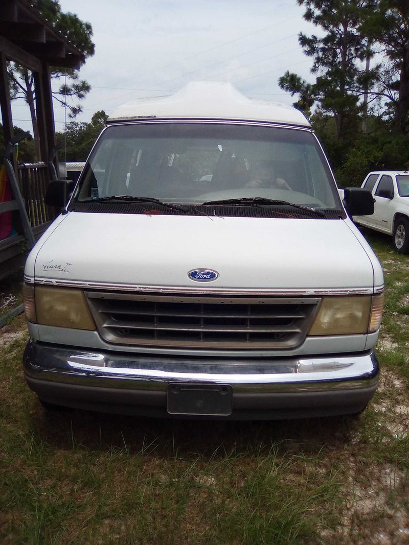 Picture 1/9 of a 1995 Ford Econoline club wagon for trade car that runs .  for sale in Carrabelle, Florida