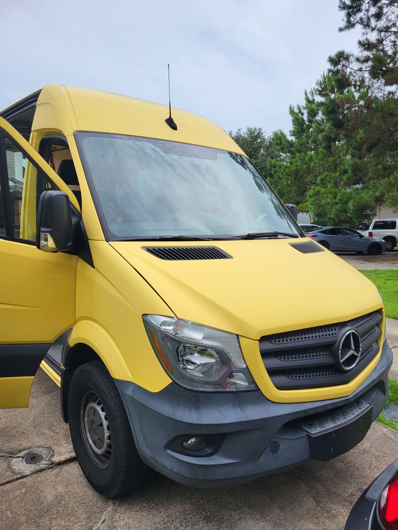 Picture 1/20 of a Mercedes Benz Sprinter Van 170 WB High Roof for sale in Tallahassee, Florida